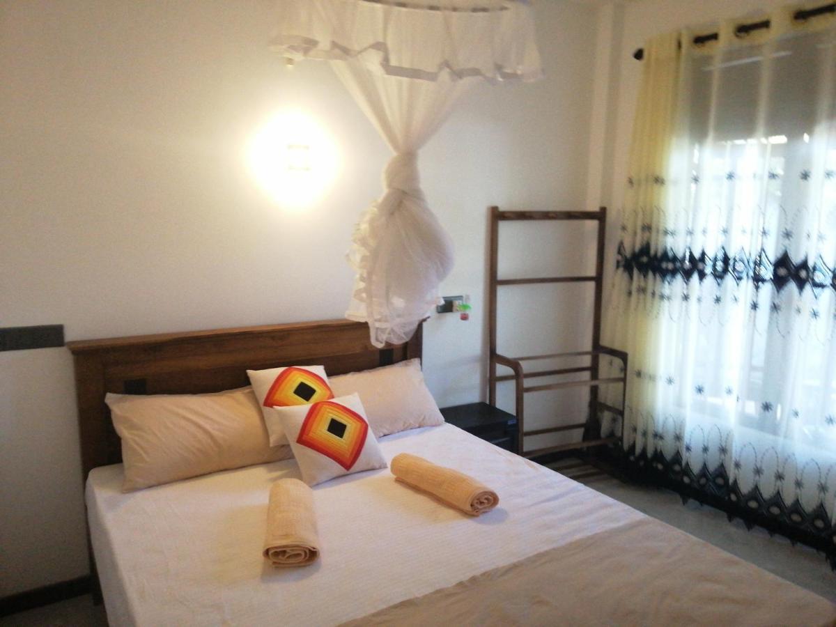 Flip Flop Inn Mirissa Eksteriør billede